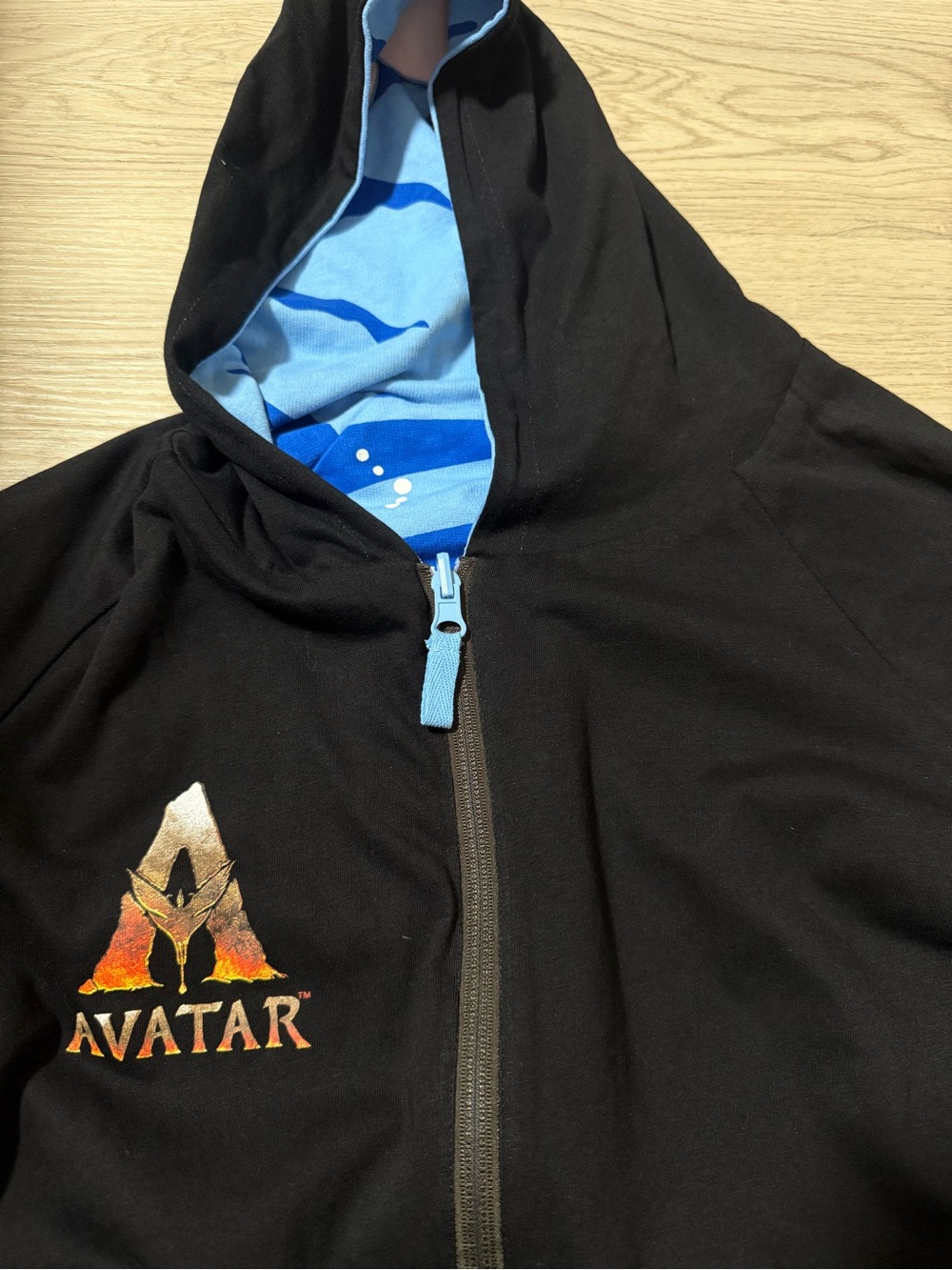 RARE AVATAR Fire & Ash Movie REVERSIBLE Promo Na’vi Hoodie Ears Disney Sz Small - Picture 7 of 9
